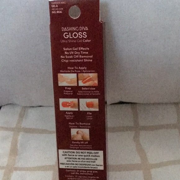 Dashing Diva Gel Nail Strips for Fingers and Toes, with bonus Winky Lux Lip Oil - Picture 3 of 7